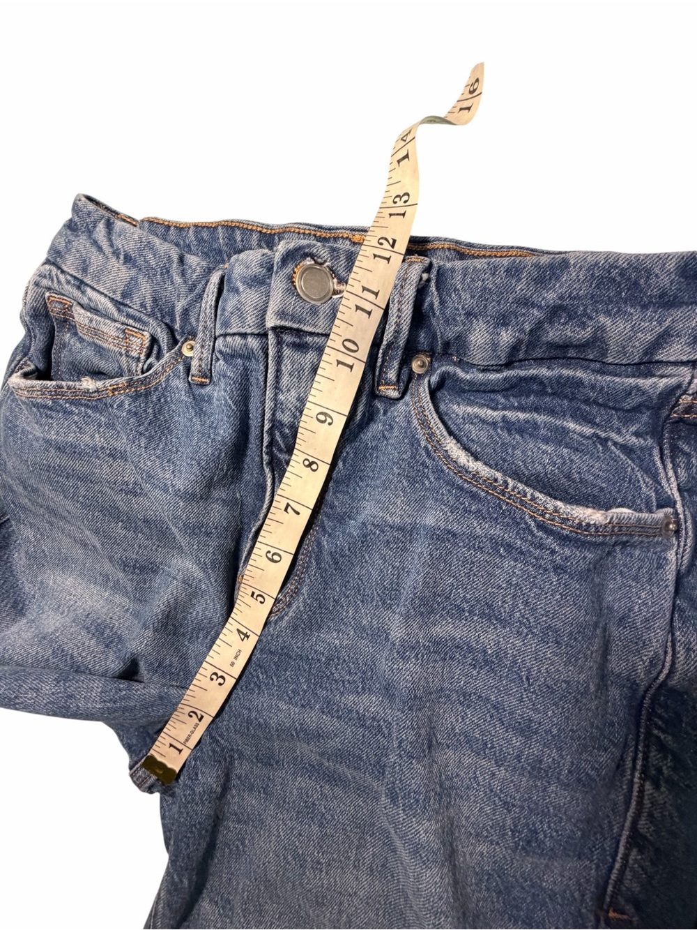 Good American Weekender Cuffed Med Wash Relaxed Jeans Sz 2/26 - Picture 11 of 13